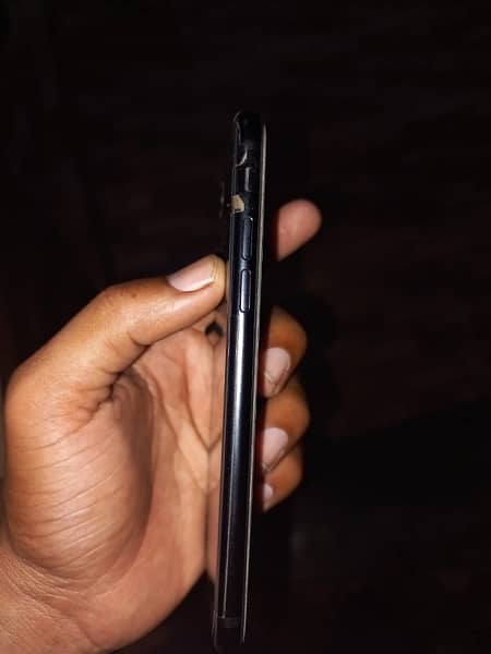 Iphone Se 2020 Non-PTA Factory unlocked 4