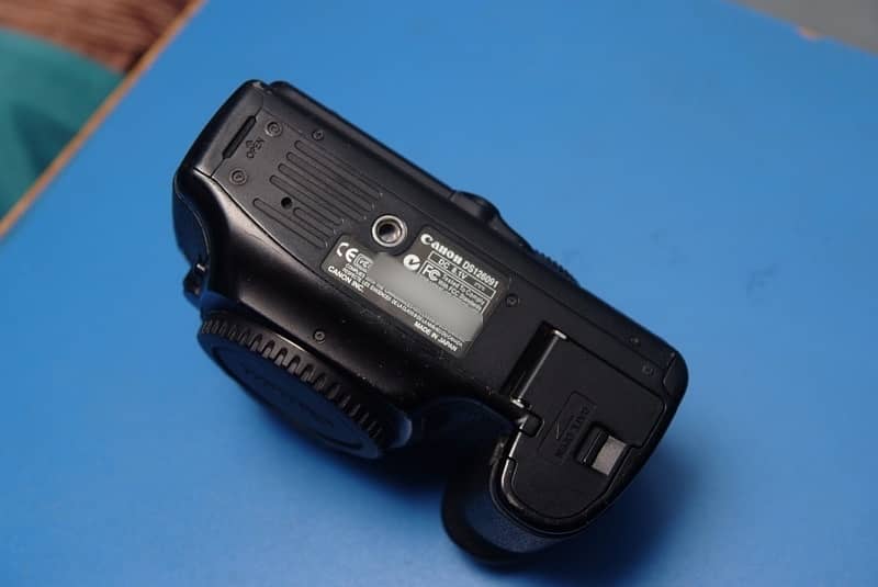 Canon 5d classic (mark 1) Dslr + canon 50mm f1.8 5
