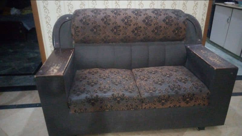 3 in 1 sofa set 1 table 1