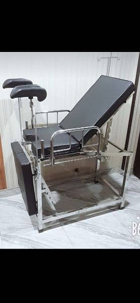 Delivery Table instrument trolley baby warmer foot step crash cart 7