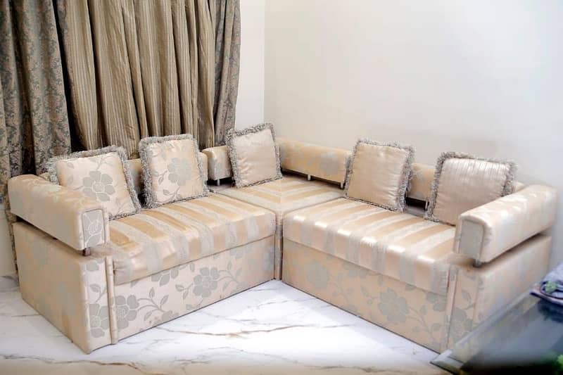 15 SEATER SOFA SET DEWAN WITH CENTER TABLE 0