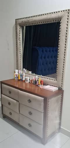 Slightly used Double Bed with 2 drawers and Dressing Table