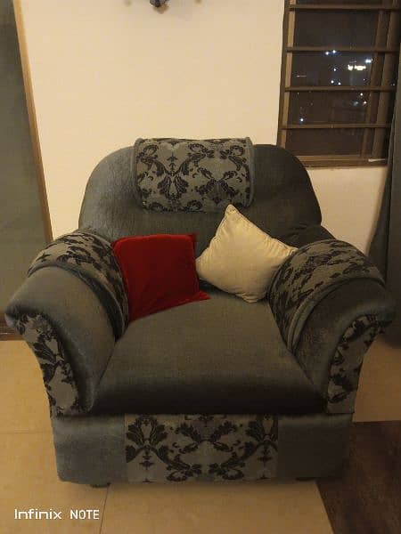 sofa set / 5 seater sofa set / sofa for sale / poshish sofa/ used sofa 1