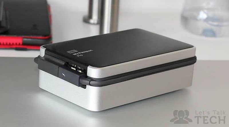 Western Digital My Passport Pro  4TB portable hard drive for MacBook 1