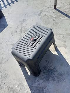 stool type tool box of Rubbermaid company