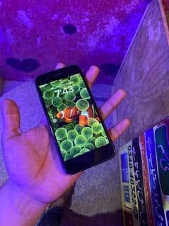 iphone 8 64gb nonpta but  sim working lifetime  100% berttery