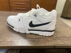 Original Nike cross trainers size 10 price is negotiable
