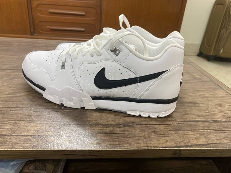 Original Nike cross trainers size 10 price is negotiable 0