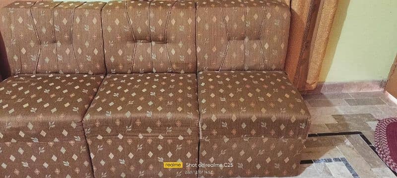 6 saeter sofa for sale 0