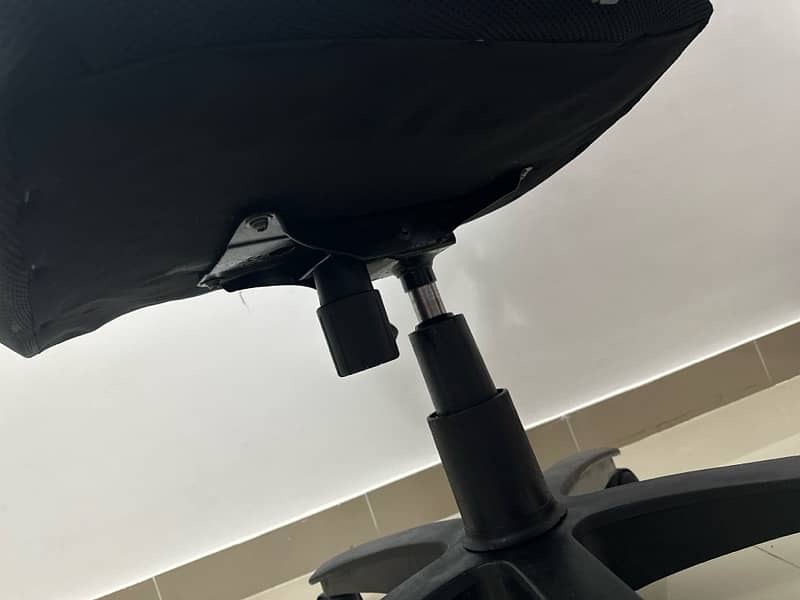office Chair -Slightly Used - Boss Chair - Extreme Comfort 7