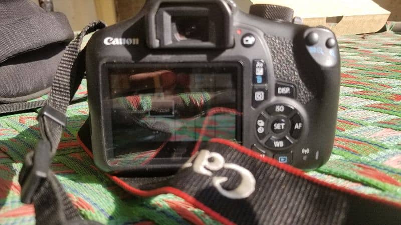 Canon 1300d with 18-55 mm lens, 32 GB Card and Camera Bag 8