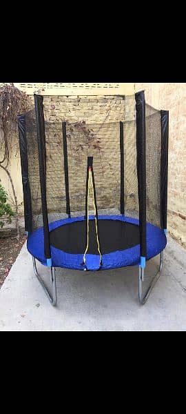 4.5 ft Kids Trampoline Jumping with safty Net 3