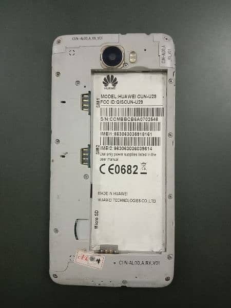 Huawei honer ka original panal and casing he baqi set khrab he 2