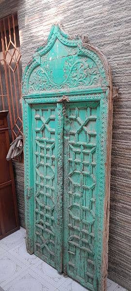 100 years  old  door with  tamba  lock 4