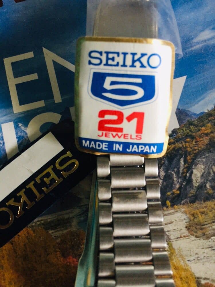 Seiko 5 automatic wrist watch  [ made in japan ] written on  blue dial 1