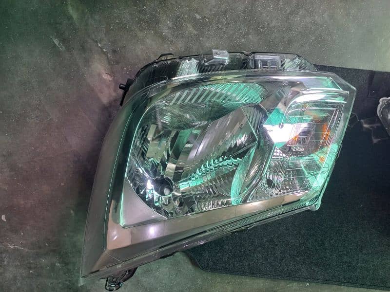 Daihatsu Move 660 CC , Headlight Pair 1