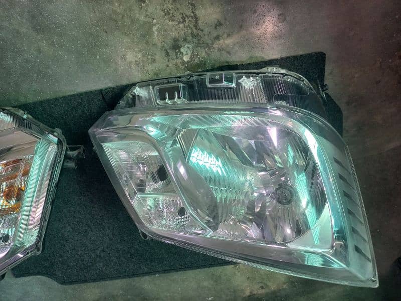 Daihatsu Move 660 CC , Headlight Pair 2