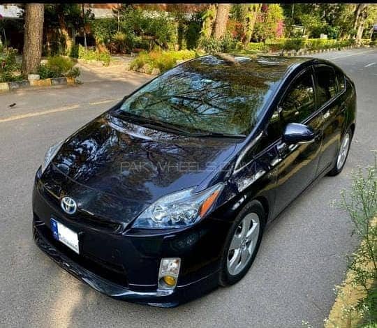 Toyota Prius S LED Edition 1.8 4