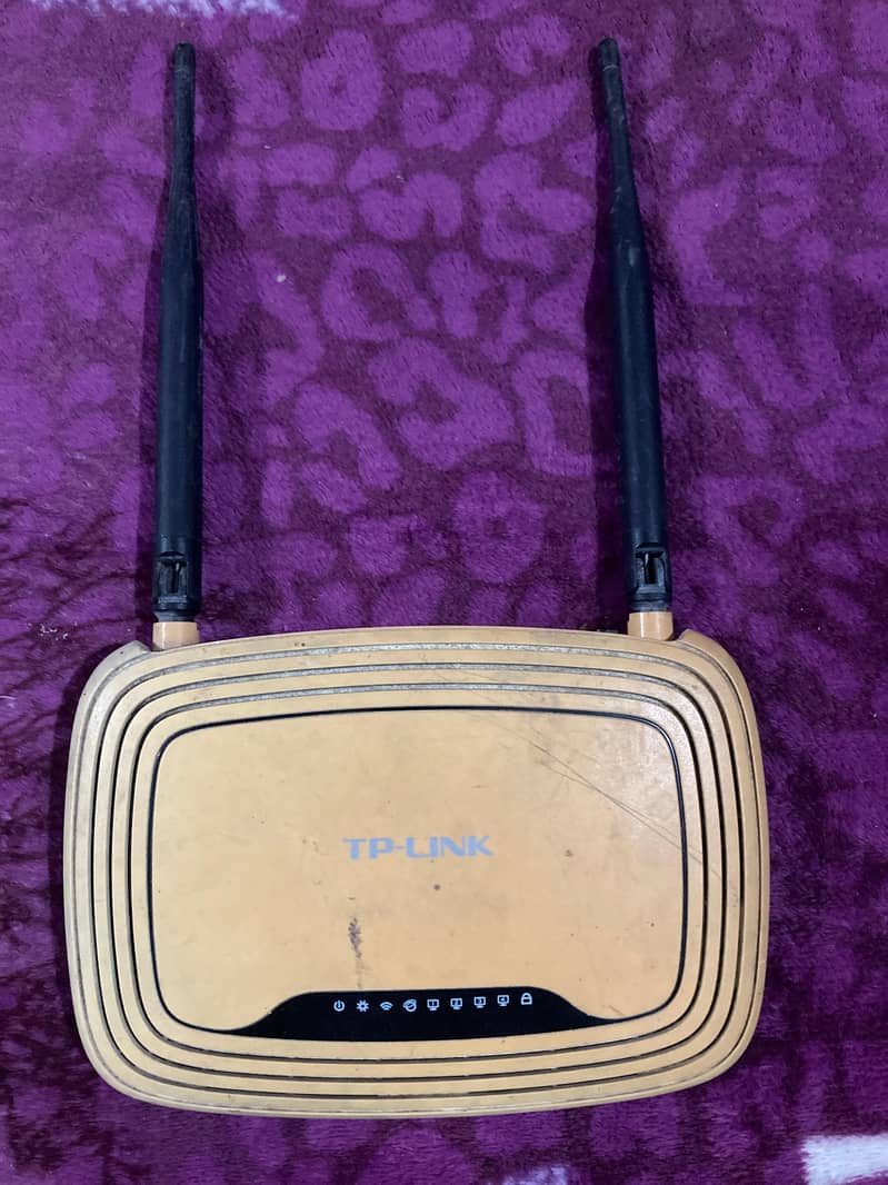 TP-Link TL-WR841N 300Mbps Wireless N Router 0