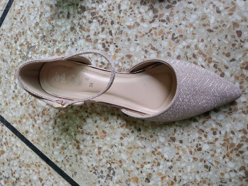 Metro Heel Size 39 2