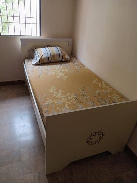 2 single bed with master mattress 2