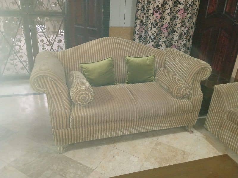 Sofa for sale 0