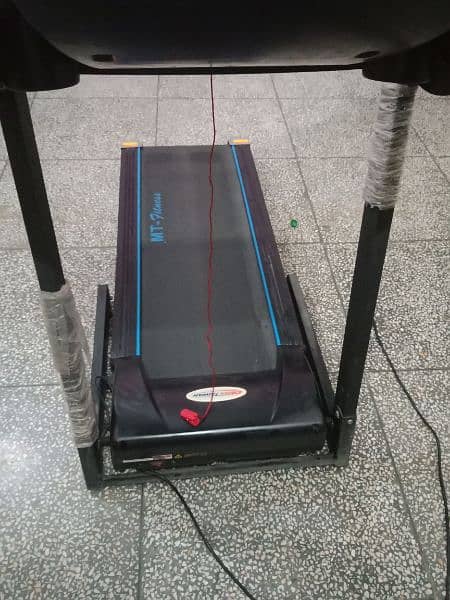 Treadmill for sale (Almost new) 3