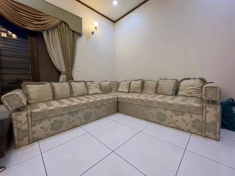15 SEATER SOFA SET DEWAN WITH CENTER TABLE 5