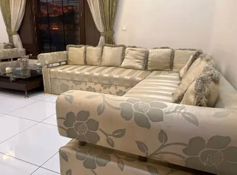 15 SEATER SOFA SET DEWAN WITH CENTER TABLE 9