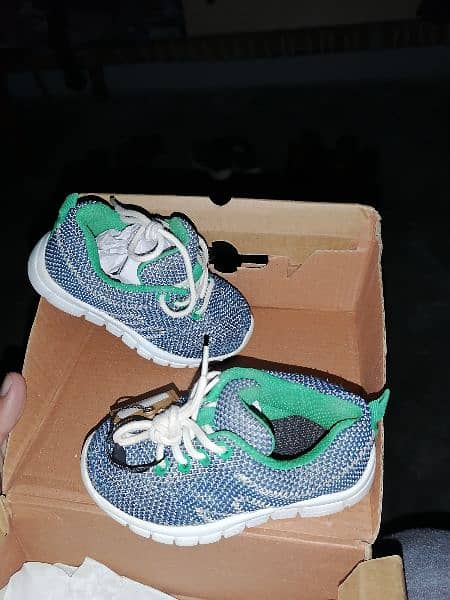 Kids shoes 7