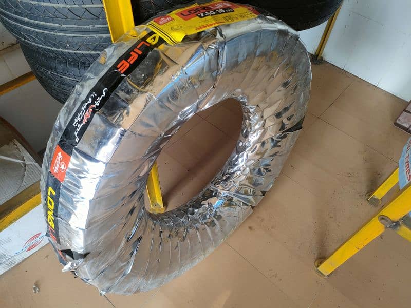 2 TIRES 2TUBES 7.50-16 8PR Service Tyres new brand new condition 0