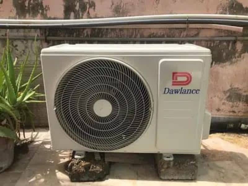 DAWLANCE 1.5 ton Inverter Ac heat and cool in genuine condition 1