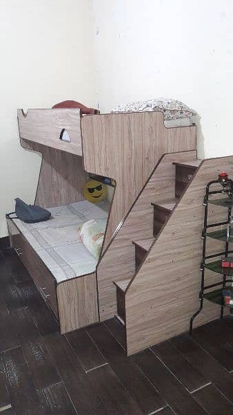 Children double story bed. 0
