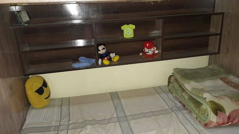 Children double story bed. 3