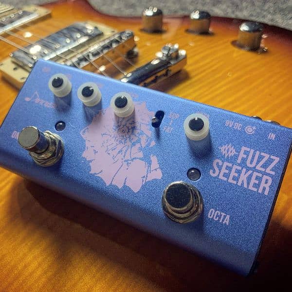 Donner Fuzz Seeker Guitar and Bass Effect Pedal (IMPORTED) 0