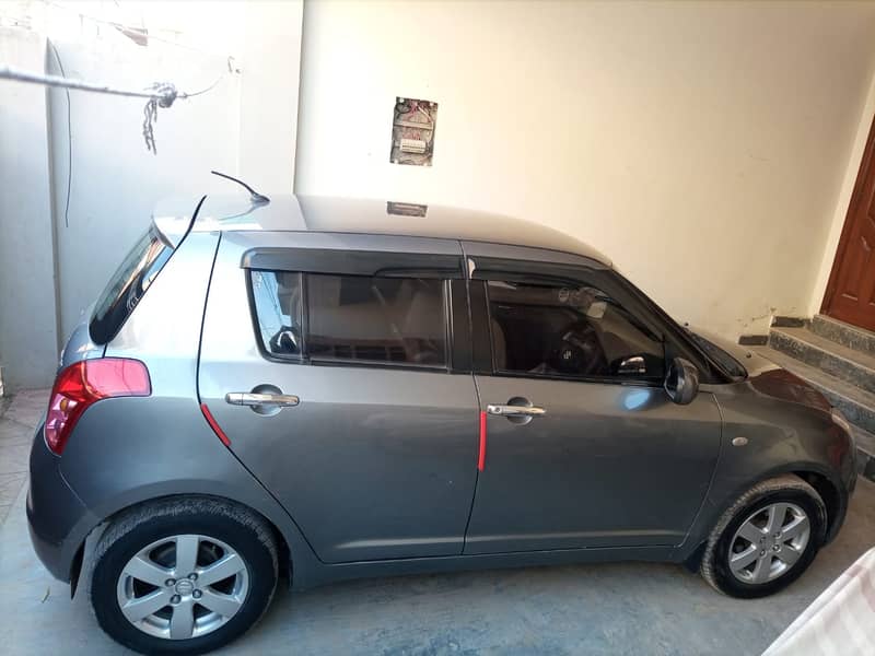 Suzuki Swift DLX 1.3 2012 Model 8