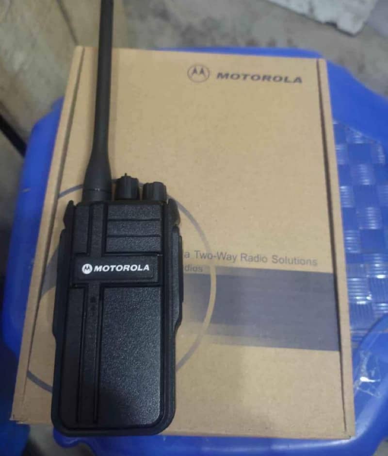 best performing Motorola walkie talkie at good price 0