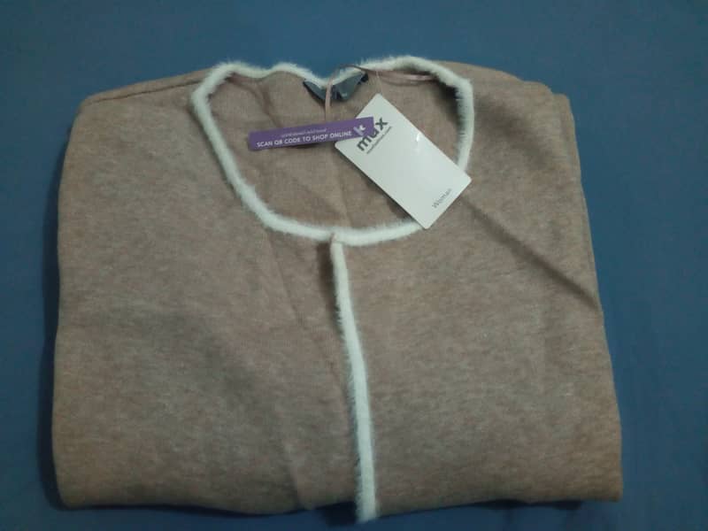 Woman Sweater Coat style wool . . . imported (Sweden) 0