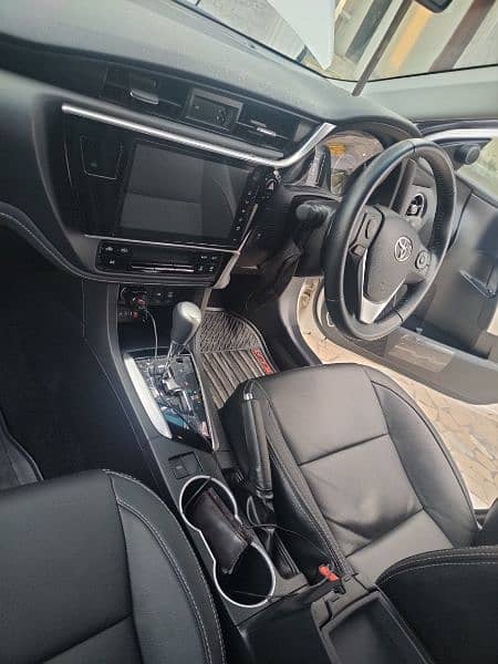 Toyota Corolla Altis Grande X 1.8 automatic cvt Black interior 5