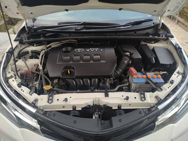 Toyota Corolla Altis Grande X 1.8 automatic cvt Black interior 8