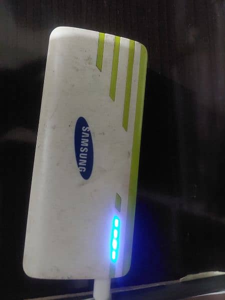 Samsung 20000 mAH power bank is available for sale 3