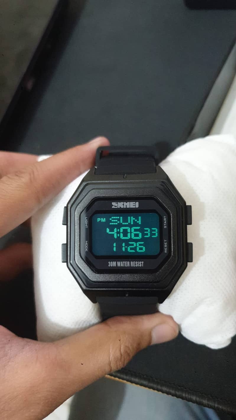 Original Skmei watch sports, Black, 30M Water Resistant 2