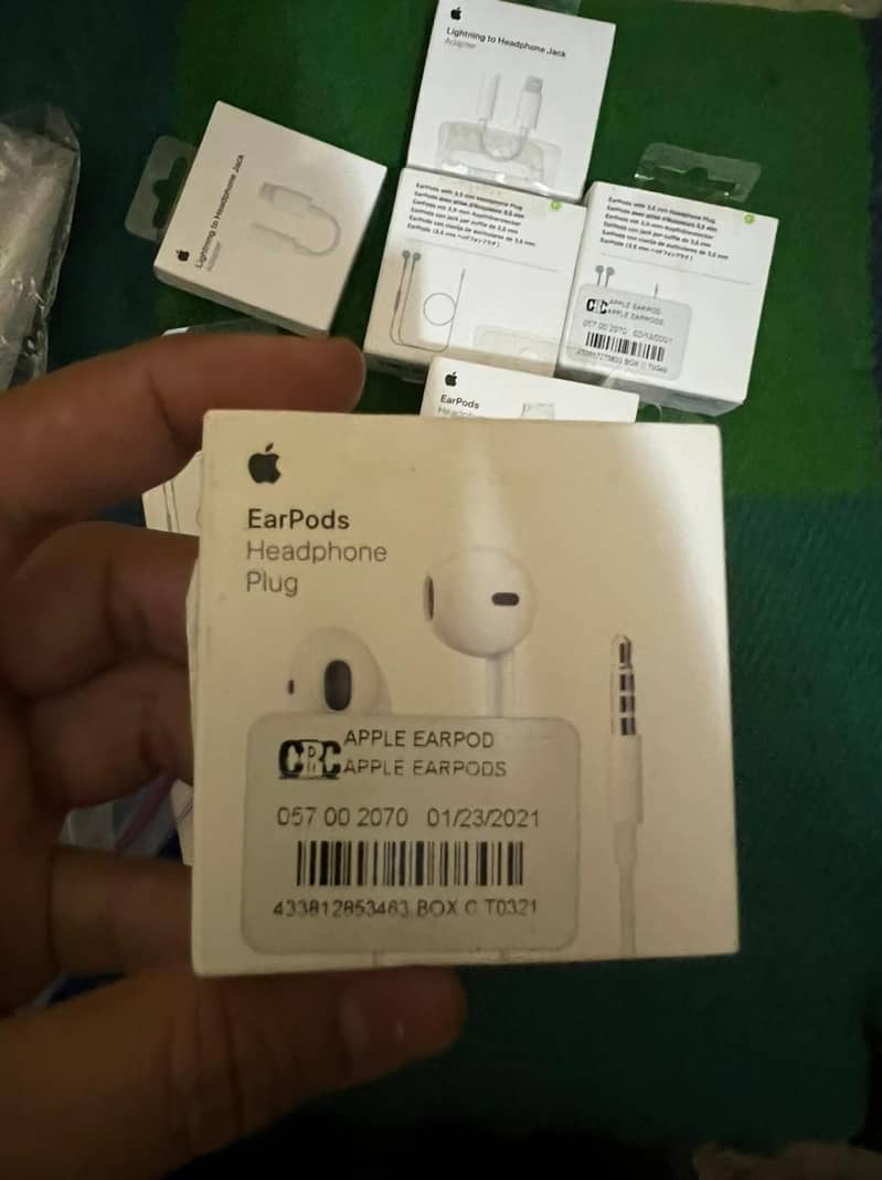 100% Genuine Iphone 15 pro max Charger TYPE-C:   iphone 100% Genuine 11