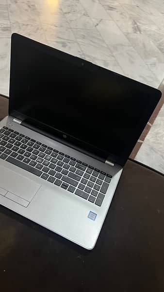 Hp Laptop For Sale 7400 core i5 7 generation very fast machin 5