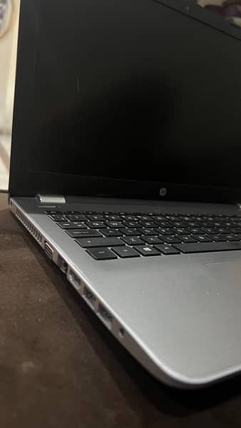 Hp Laptop For Sale 7400 core i5 7 generation very fast machin 6