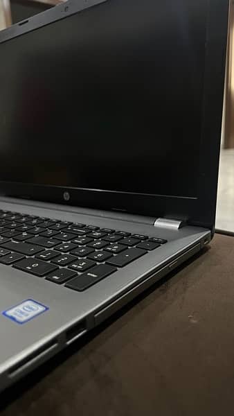 Hp Laptop For Sale 7400 core i5 7 generation very fast machin 8