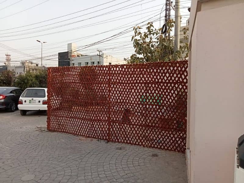wall covering partition fence 18