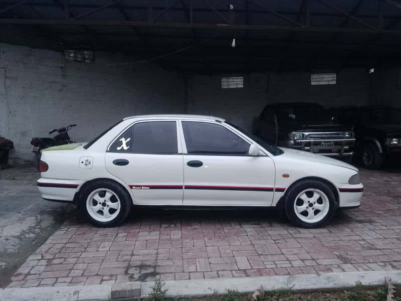 Mitsubishi Lancer 1993 13