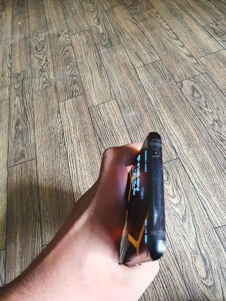 OnePlus 8 with Original charger Urgent Sale / 8GB/ 128GB 1