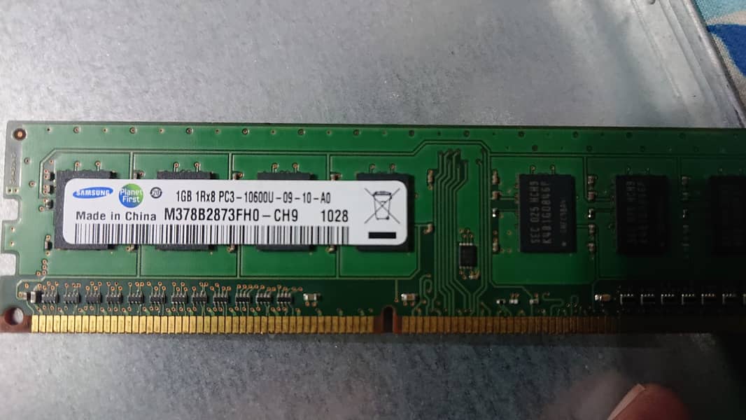 DDR3 RAM 4gb  ایک ریم فری 1